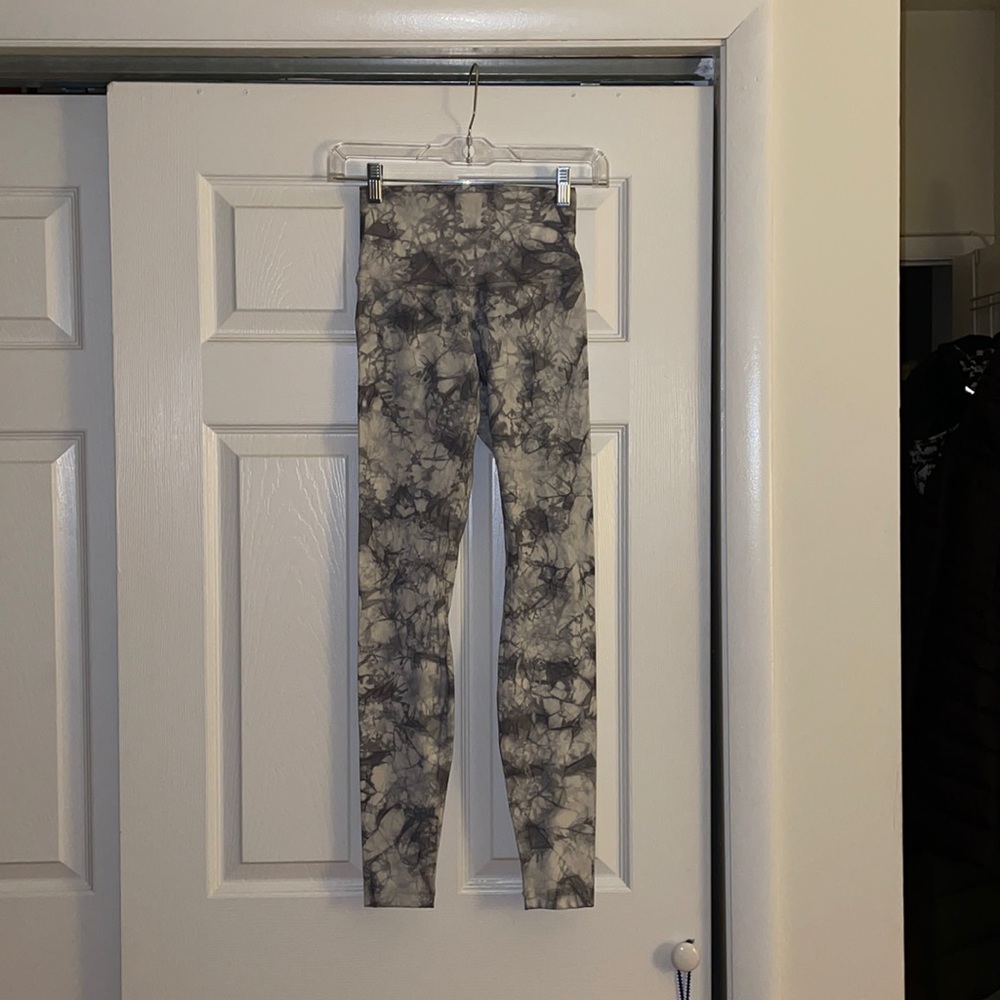 Lululemon Wunder Under tights